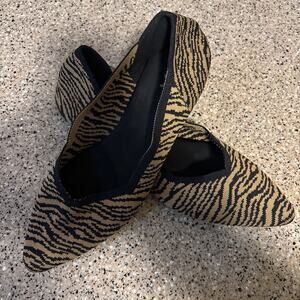 MIA Izzy Zebra Print 8.5 Fly Knit Pointed Toe Ballet Flats